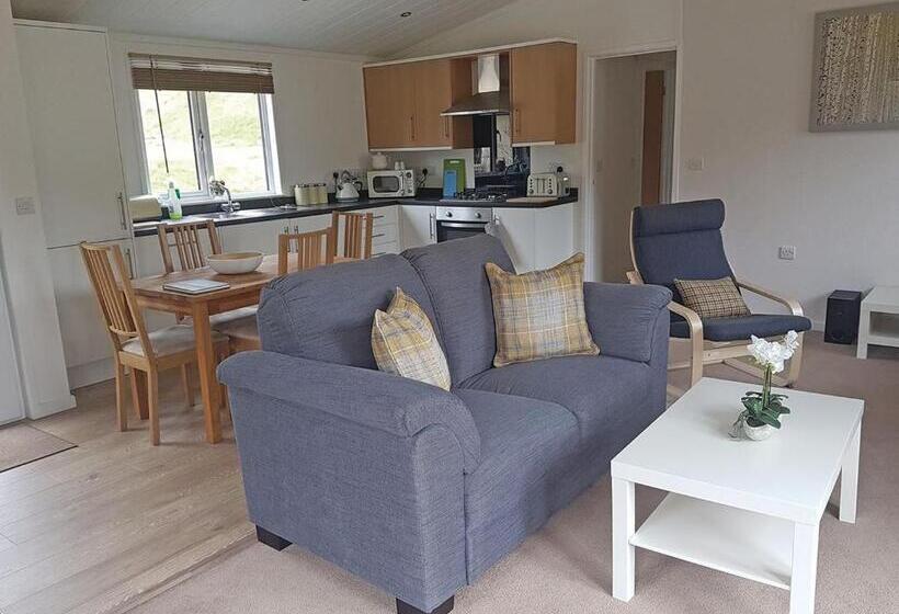 منتجع Llwyngwair Manor Holiday Park