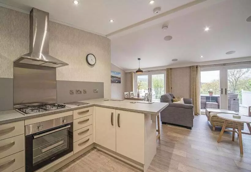 Lomakeskus Llwyngwair Manor Holiday Park