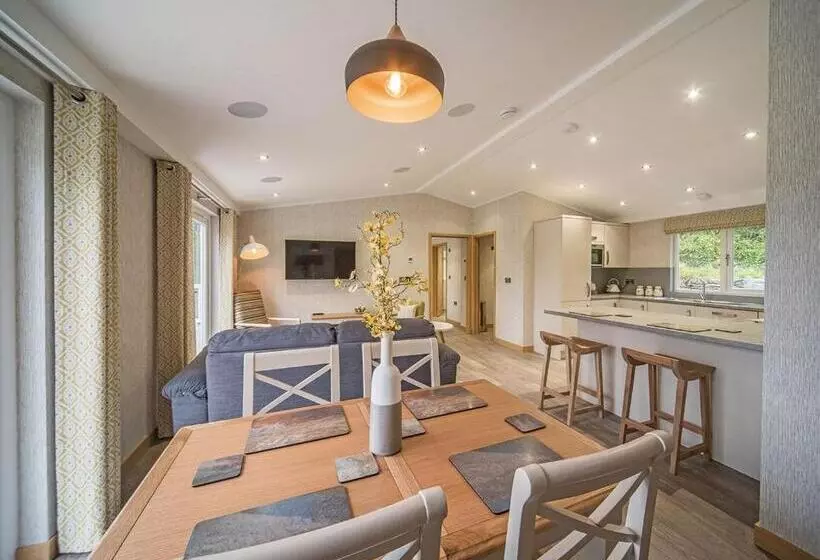 Lomakeskus Llwyngwair Manor Holiday Park