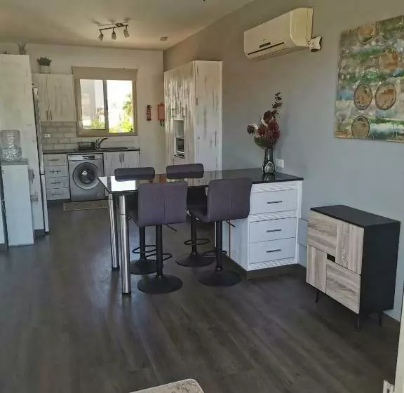 Sea View Cosy Apartment