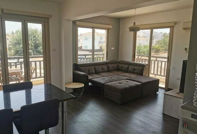 Sea View Cosy Apartment