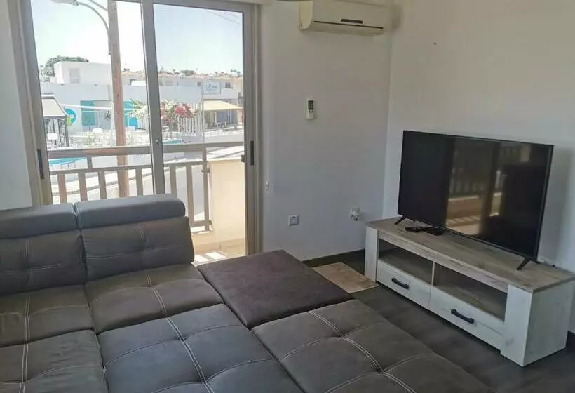 Sea View Cosy Apartment