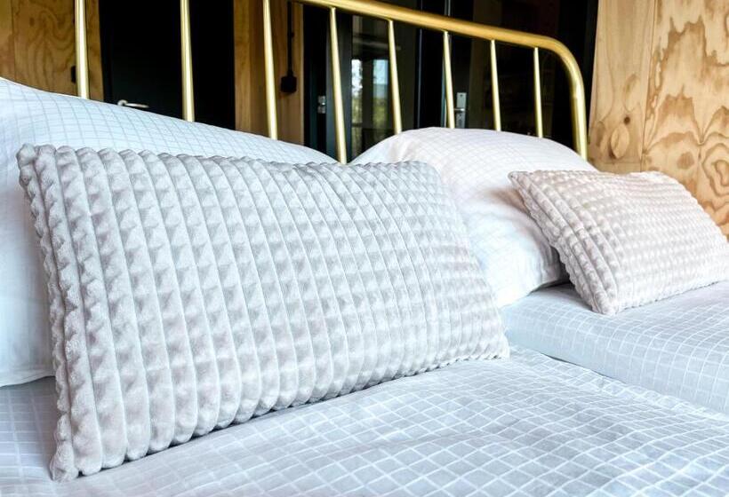 Bed and Breakfast Elysian Fields   The Island Tiny House