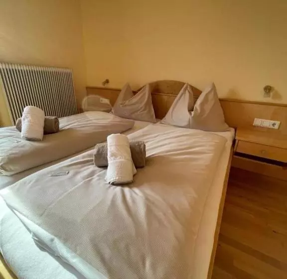 ベッドアンドブレックファースト Landhaus Metzgerstubn