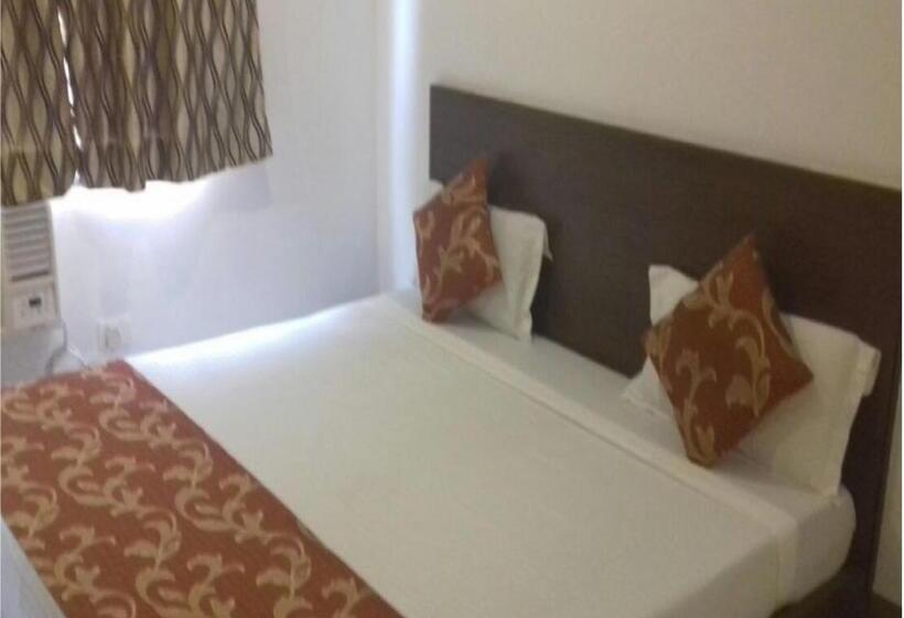 בית מלון כפרי Delux Plaza By Wb Inn