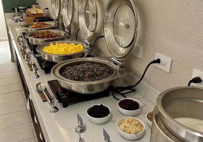 Hotelli Fairfield By Marriott San Jose Airport Alajuela