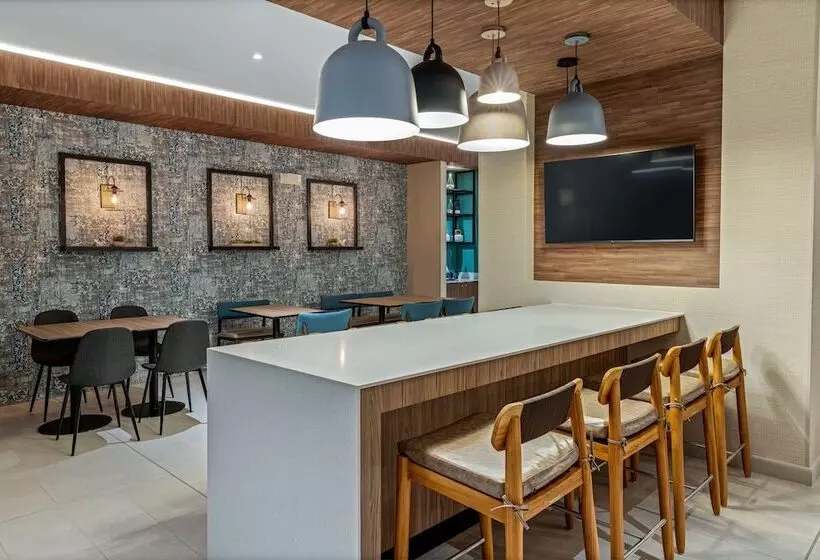 Hotelli Fairfield By Marriott San Jose Airport Alajuela