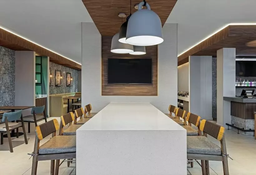 Hotelli Fairfield By Marriott San Jose Airport Alajuela