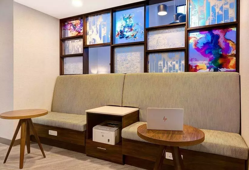 Hotelli Hampton Inn & Suites Marina