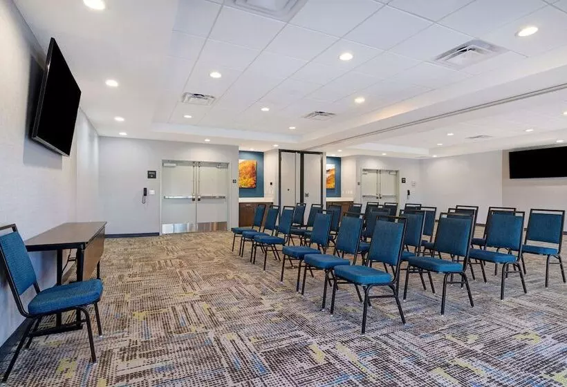 Hotelli Hampton Inn & Suites Marina