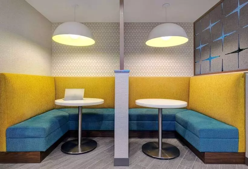 Hotelli Hampton Inn & Suites Marina