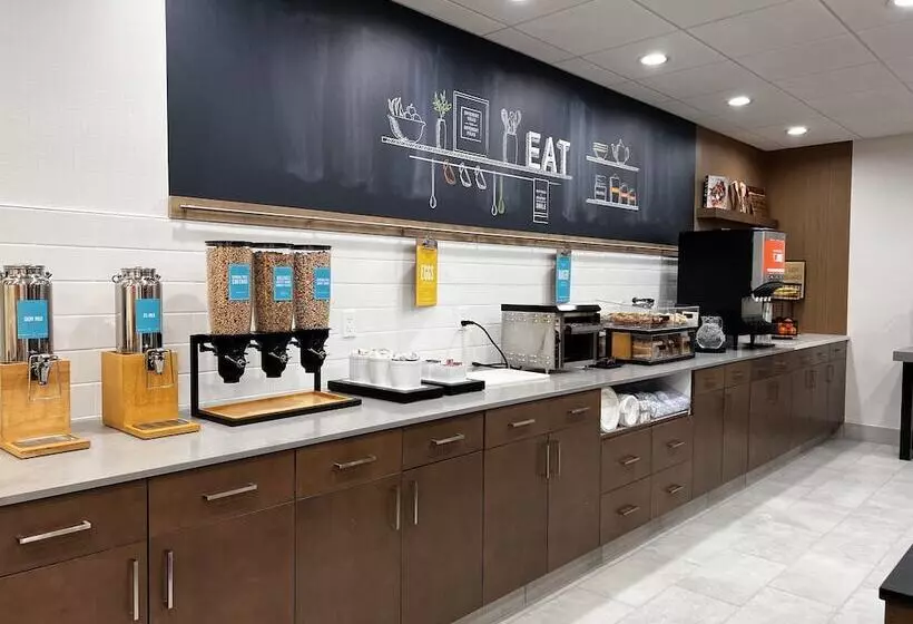 Hotelli Hampton Inn & Suites Marina