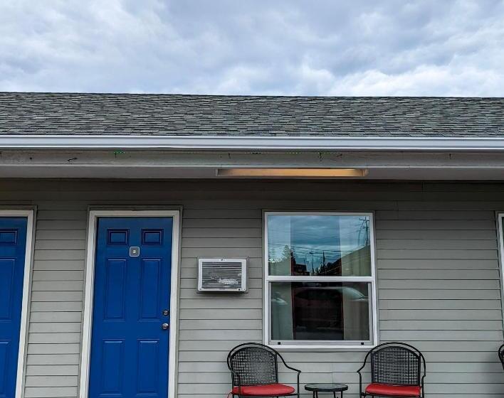 Отель Huron Inn