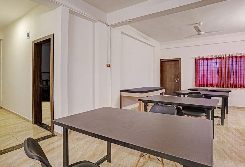 Itsy Hotels Flowers Park