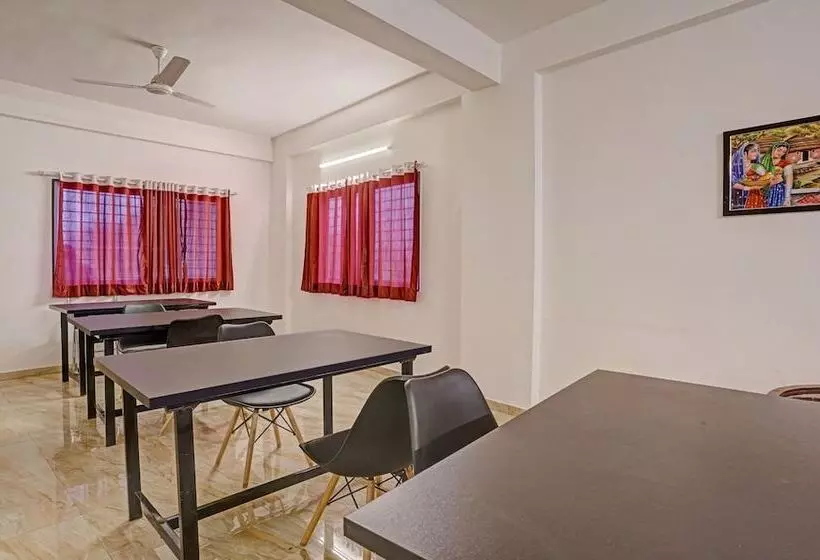 Itsy Hotels Flowers Park