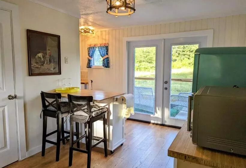 Hotelli The Cottage On The Farm