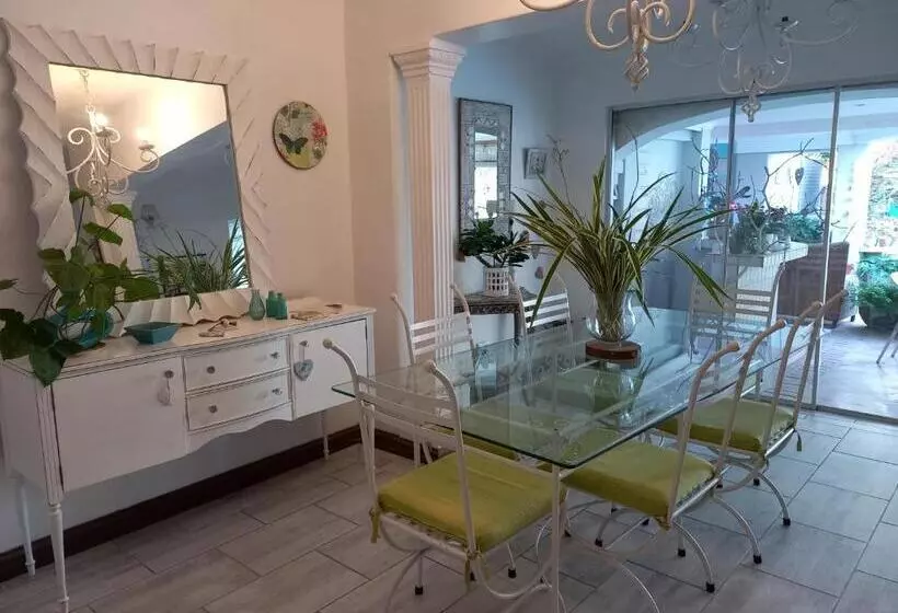 Majatalo Driftwood Suite, Villa Roc Guesthouse, Salt Rock Ballito, No Loadshedding