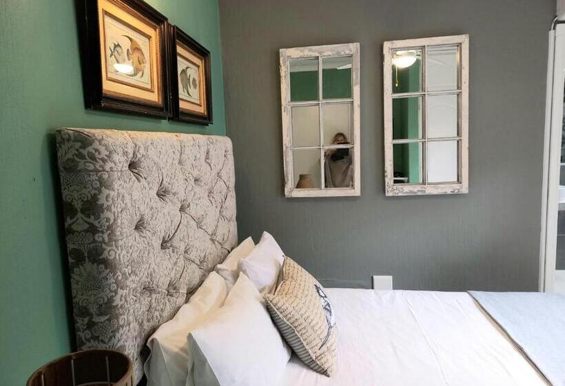 膳宿费 Driftwood Suite, Villa Roc Guesthouse, Salt Rock Ballito, No Loadshedding