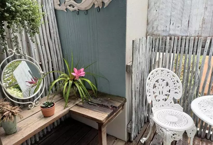 Majatalo Driftwood Suite, Villa Roc Guesthouse, Salt Rock Ballito, No Loadshedding