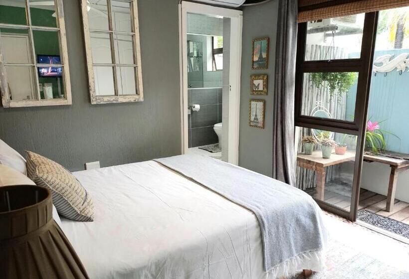 膳宿费 Driftwood Suite, Villa Roc Guesthouse, Salt Rock Ballito, No Loadshedding