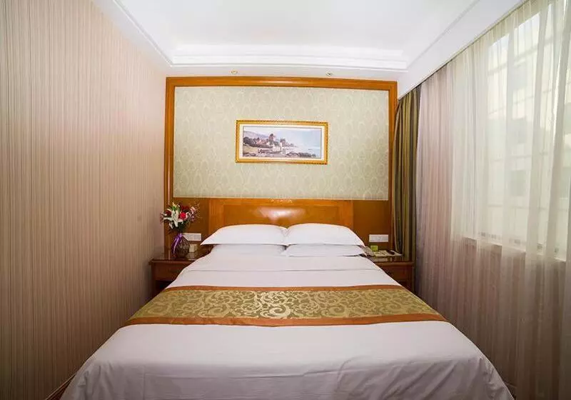 Vienna Hotel Shandong Yantao Golden Beach Taishan Road