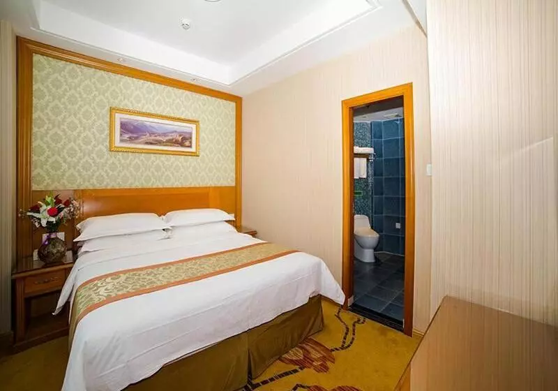 Vienna Hotel Shandong Yantao Golden Beach Taishan Road