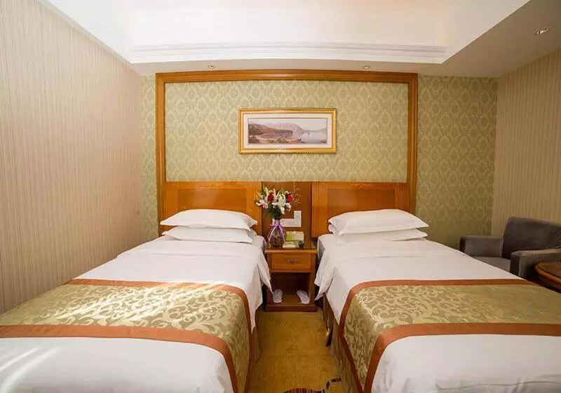 Vienna Hotel Shandong Yantao Golden Beach Taishan Road
