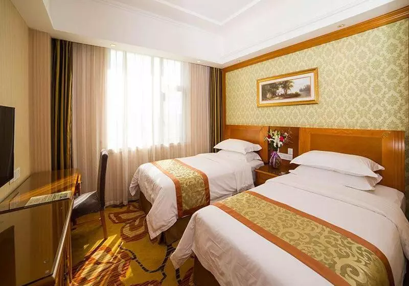 Vienna Hotel Shandong Yantao Golden Beach Taishan Road