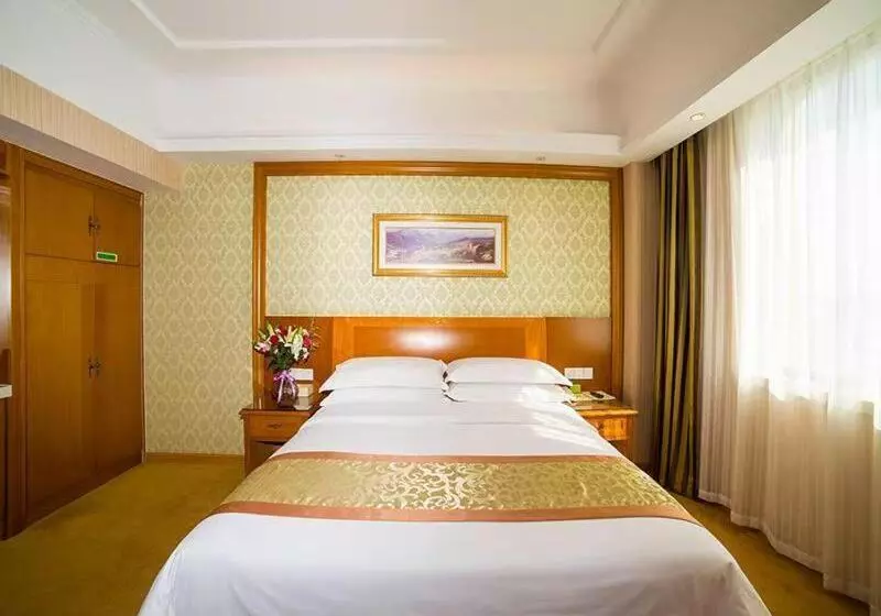 Vienna Hotel Shandong Yantao Golden Beach Taishan Road