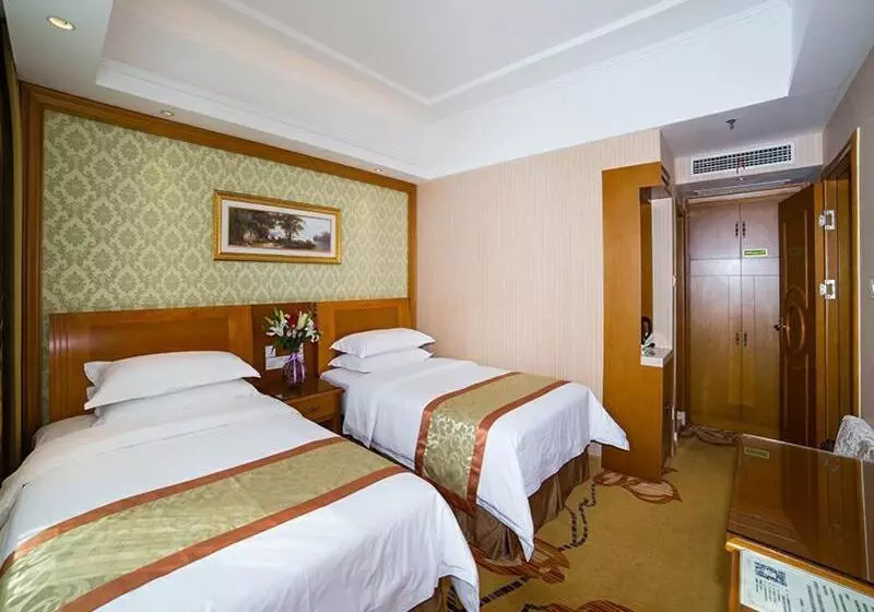 Vienna Hotel Shandong Yantao Golden Beach Taishan Road