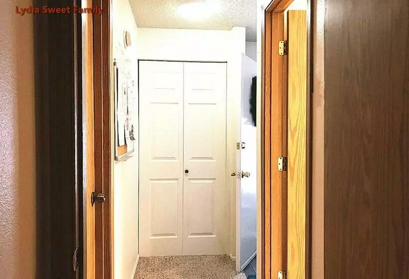 ベッドアンドブレックファースト Lydia Enoch Sweet Family