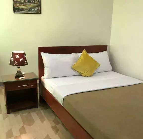 Drew Hostel