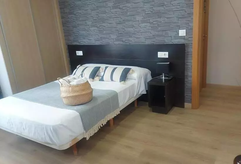 پانسیون New J&j Hostel