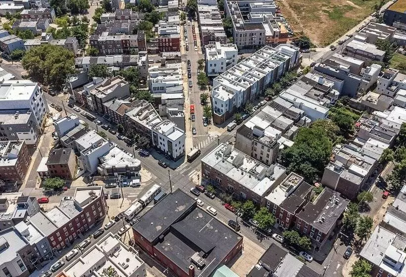 Trendy Fairmount Gem 5 Star Location, Roof Deck, Parking, Gr8 For Families
