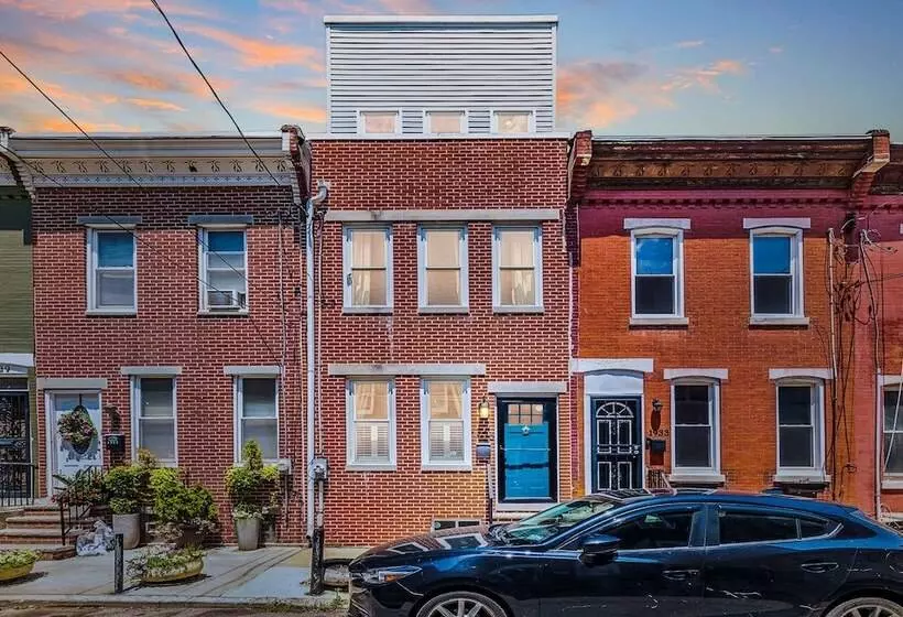 Trendy Fairmount Gem 5 Star Location, Roof Deck, Parking, Gr8 For Families