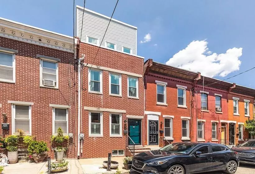 Trendy Fairmount Gem 5 Star Location, Roof Deck, Parking, Gr8 For Families