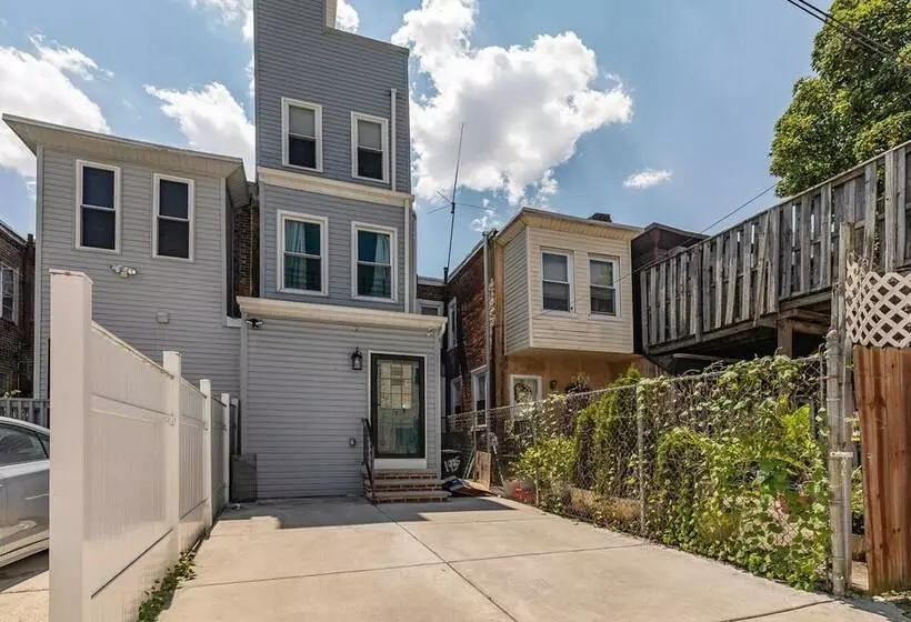Trendy Fairmount Gem 5 Star Location, Roof Deck, Parking, Gr8 For Families