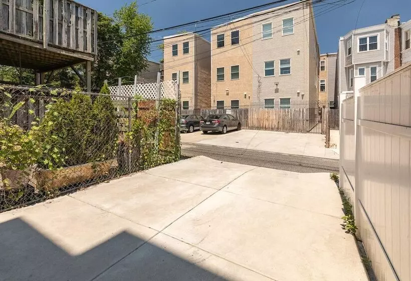 Trendy Fairmount Gem 5 Star Location, Roof Deck, Parking, Gr8 For Families