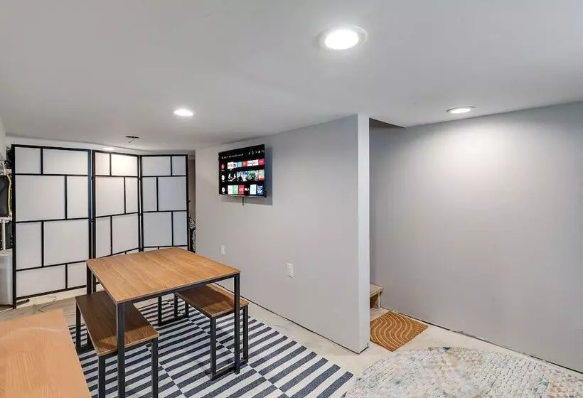 Trendy Fairmount Gem 5 Star Location, Roof Deck, Parking, Gr8 For Families