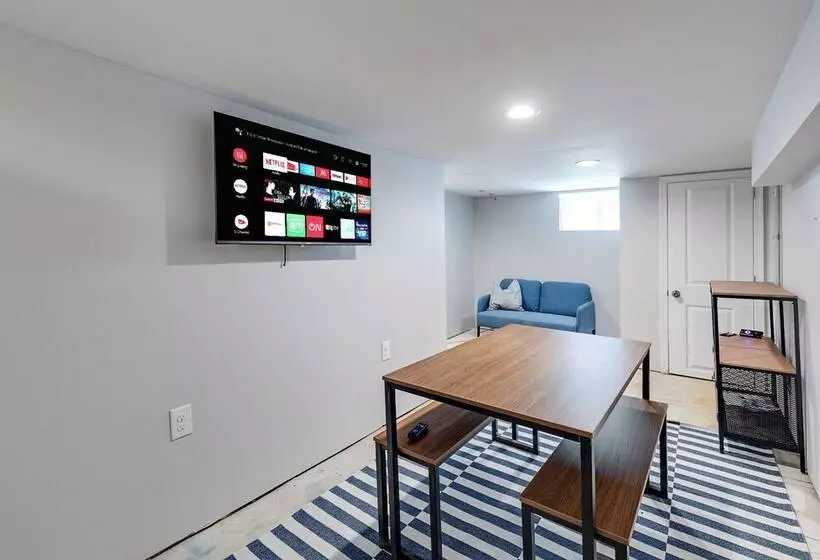 Trendy Fairmount Gem 5 Star Location, Roof Deck, Parking, Gr8 For Families
