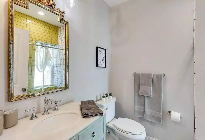 Trendy Fairmount Gem 5 Star Location, Roof Deck, Parking, Gr8 For Families