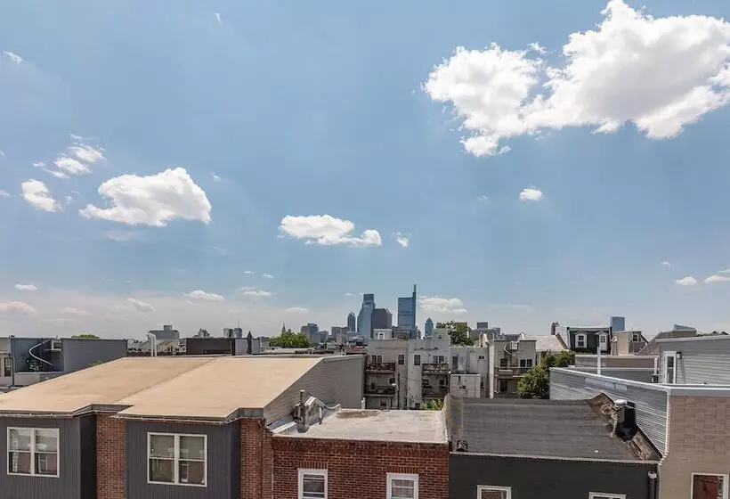 Trendy Fairmount Gem 5 Star Location, Roof Deck, Parking, Gr8 For Families