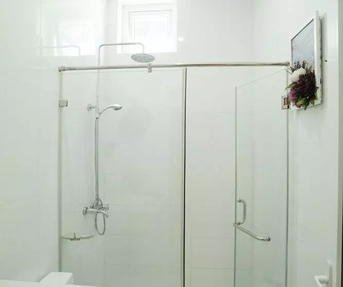 تختخواب و صبحانه Soho Inn