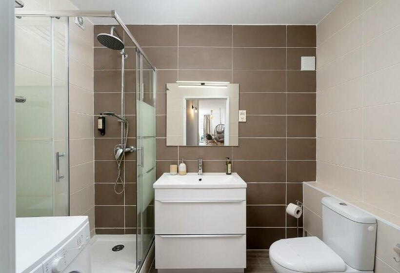 Charming Apartment W/ Pool & Balcony In Portimão By Lovelystay