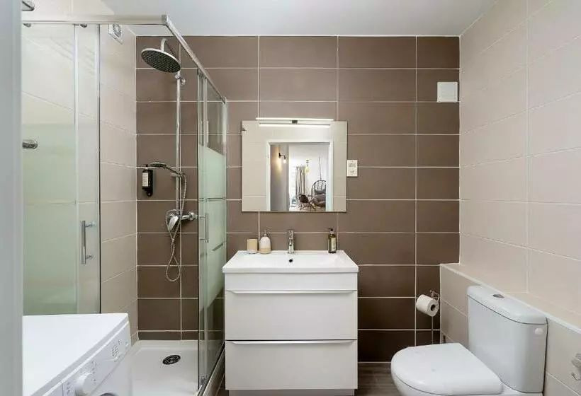 Charming Apartment W/ Pool & Balcony In Portimão By Lovelystay