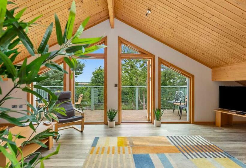 Everwyn Lodge   Luxury Lodge With Hot Tub