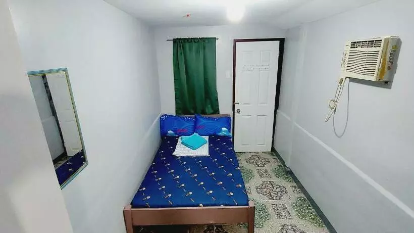 Genna S Tourist Inn Standard Room