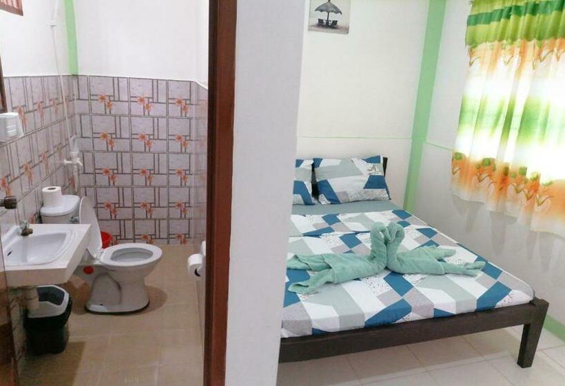 מלון כמוסות Malunggay S Inn