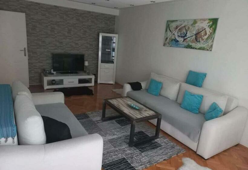 Moderan I Luksuzan Stan