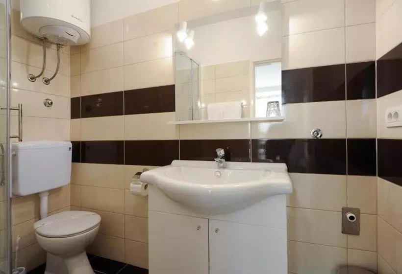 ペンション Tinel Rooms Old City Center